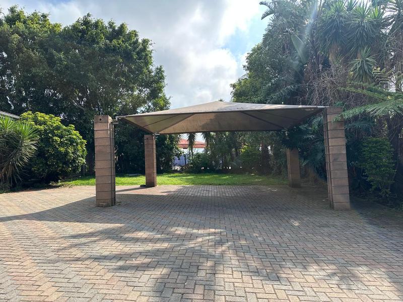 To Let 4 Bedroom Property for Rent in Southernwood Eastern Cape
